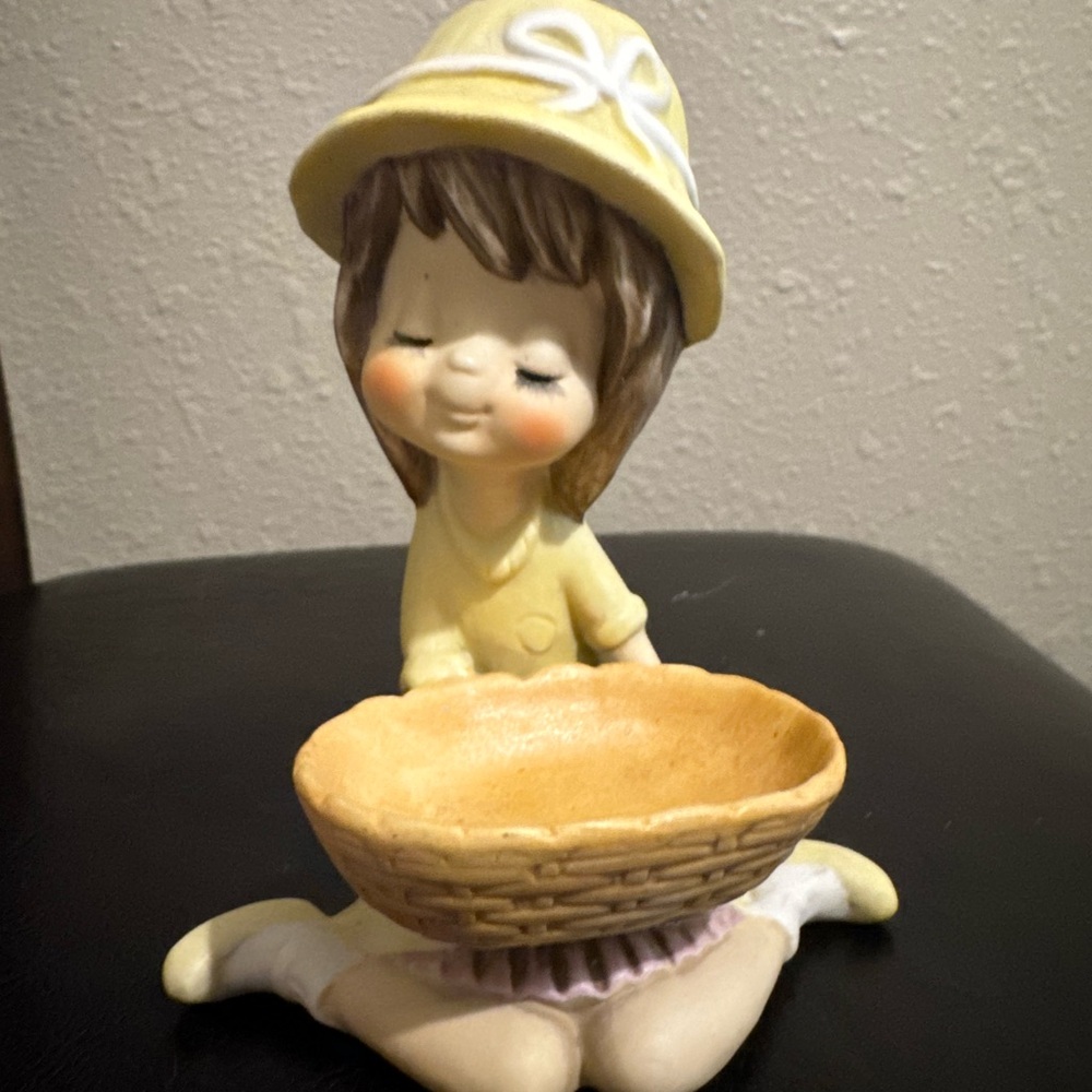 Vintage UCTCI girl in yellow dress - Japan Ceramic